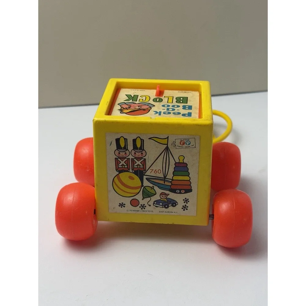 1970 Fisher Price Peek-a-Boo Block Squeeze Bulb Baby Pull Toy 760